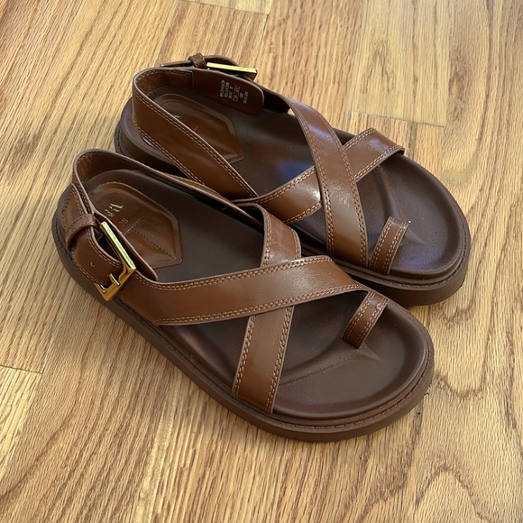 ZARA CROSS STRAP FLAT SANDALS | US 7.5 - Picture 3 of 3
